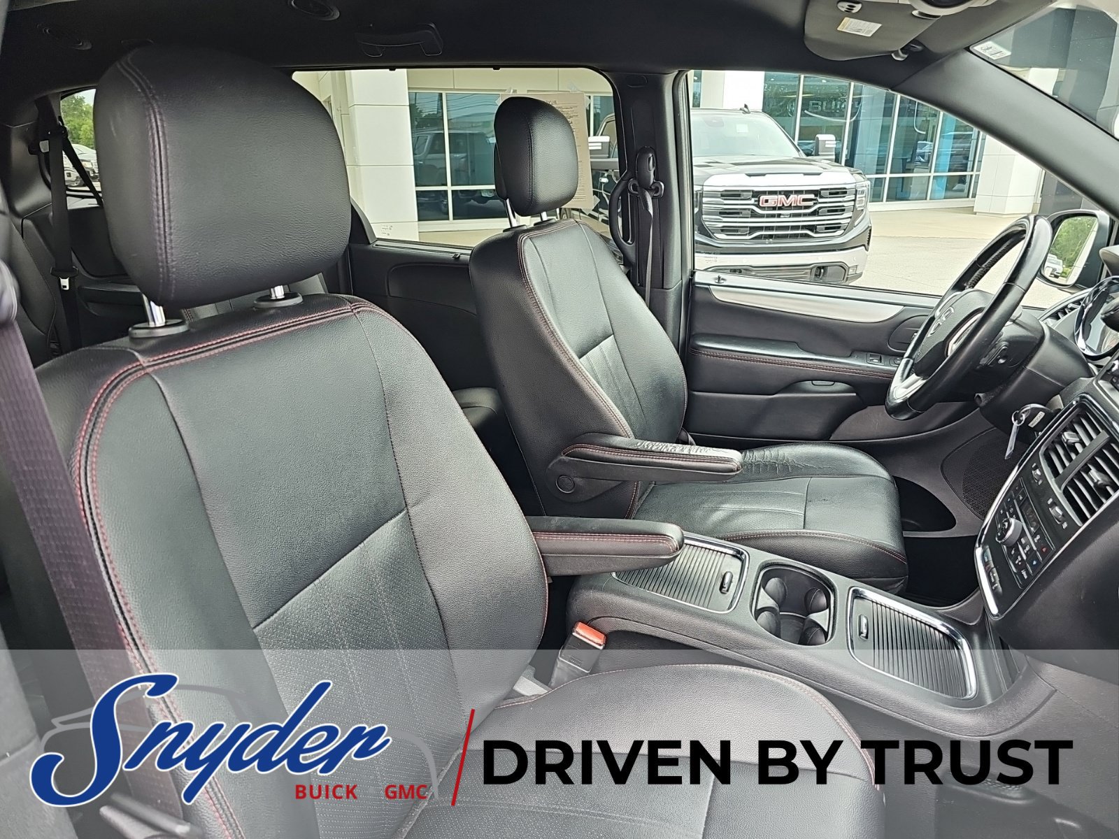 Used 2020 Dodge Grand Caravan GT FWD image 25