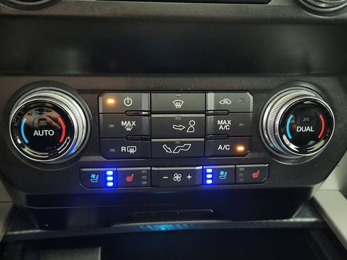 Used 2020 Ford F150 Lariat w/ Equipment Group 502A Luxury AWD/4WD image 18
