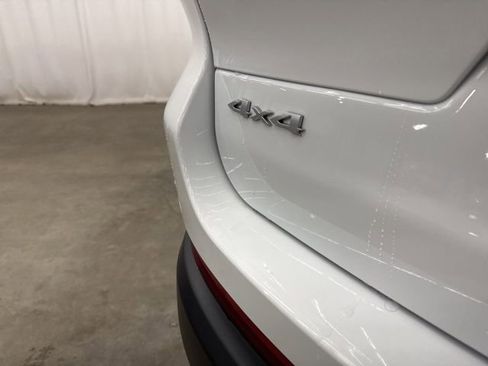 New 2025 Jeep Grand Cherokee L Laredo image 23