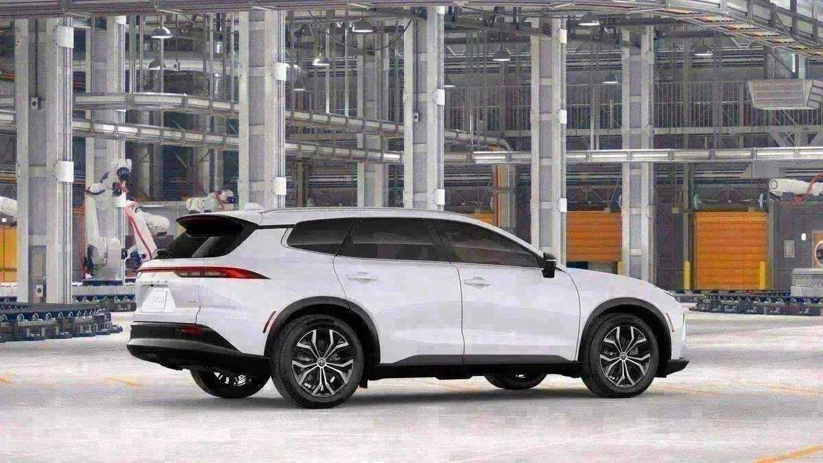 New 2026 Toyota Crown Signia AWD/4WD image 99