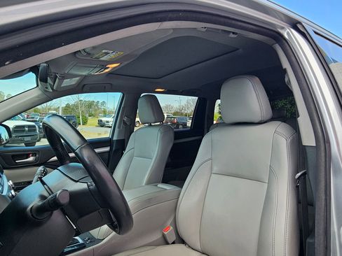 Used 2018 Toyota Highlander XLE image 22