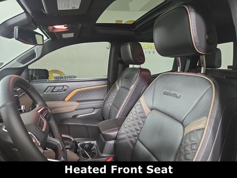Used 2025 GMC Canyon Denali w/ LPO, Denali Black Edition image 11
