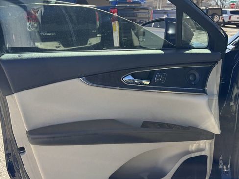 Used 2019 Lincoln Nautilus Reserve image 8