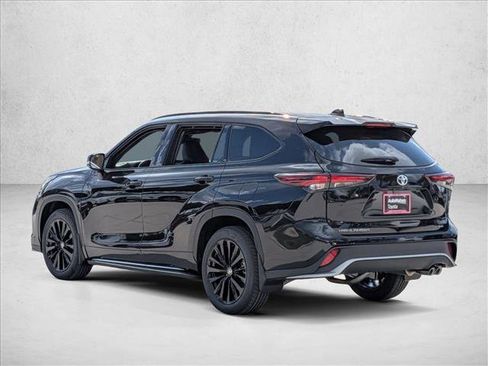 New 2026 Toyota Highlander XSE image 9