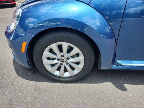 Used 2018 Volkswagen Beetle 2.0T S FWD image 9