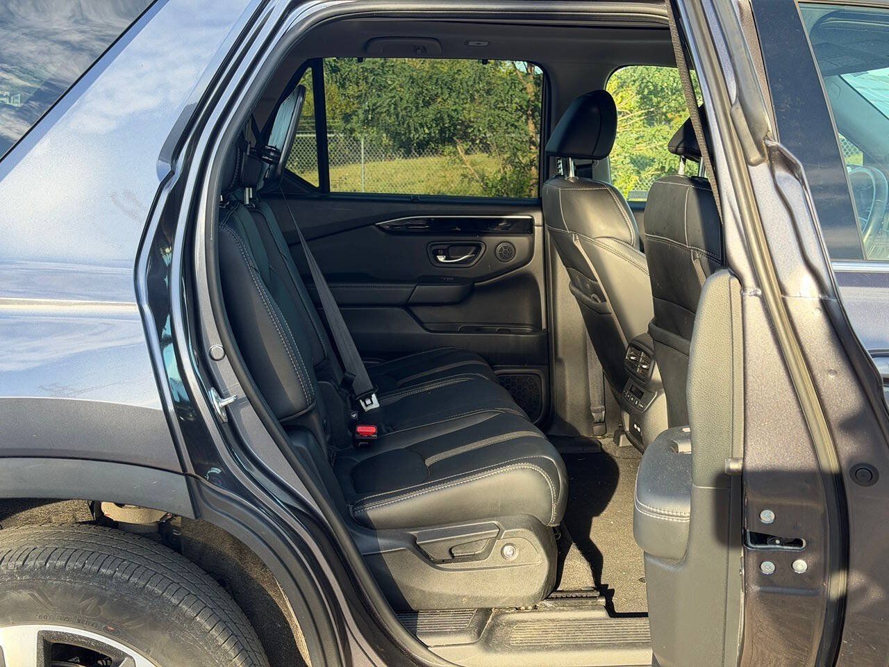 Used 2023 Honda Pilot Touring image 13