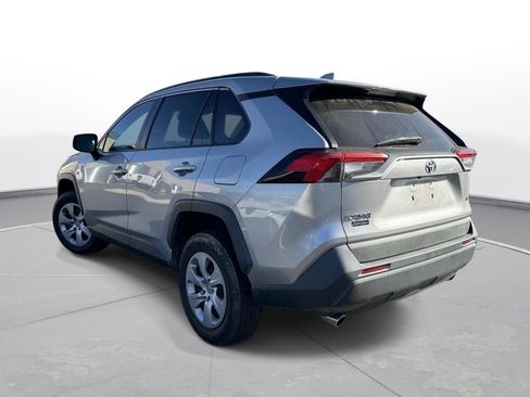 Used 2021 Toyota RAV4 LE image 8