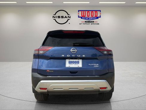 Used 2022 Nissan Rogue Platinum w/ Head-Up Display Package AWD/4WD image 3