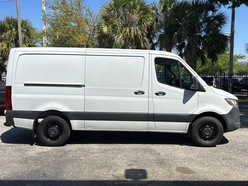 Used 2021 Mercedes-Benz Sprinter 2500 w/ Premium Package image 8