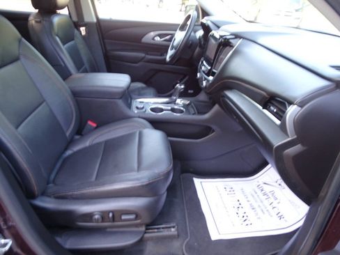 Used 2018 Chevrolet Traverse AWD LT w/ 2LT image 53