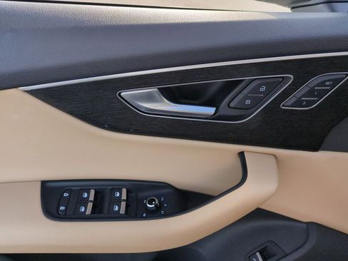 Used 2021 Audi Q7 3.0T Premium w/ Convenience Package image 15