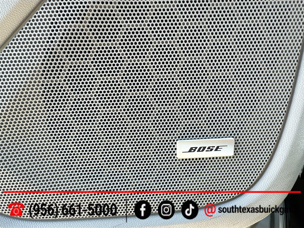 Used 2023 GMC Terrain SLT w/ Infotainment Package II FWD image 11