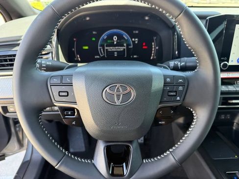 Used 2026 Toyota Camry SE w/ Convenience Package FWD image 12