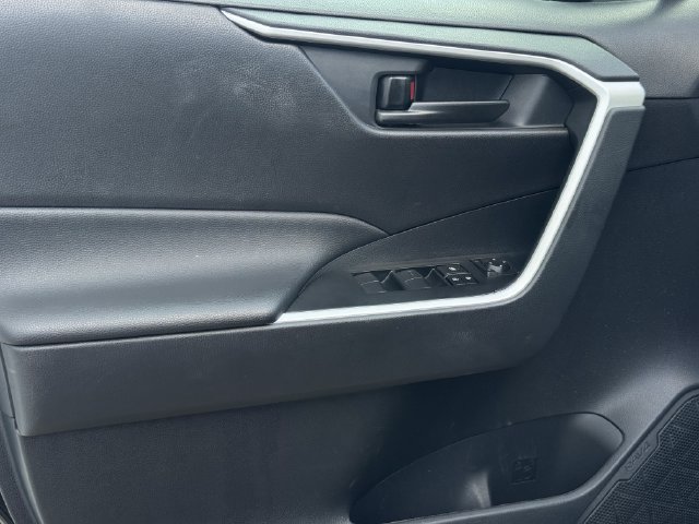 Certified 2025 Toyota RAV4 LE AWD/4WD image 25