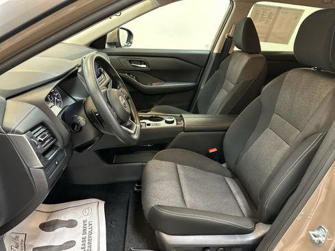 Certified 2024 Nissan Rogue SV image 4