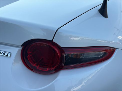 Used 2020 MAZDA MX-5 Miata 100th Anniversary RWD image 17