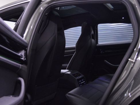 Certified 2025 Porsche Panamera 4 image 35