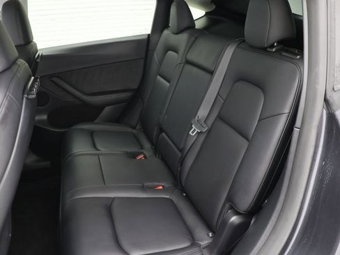 Used 2024 Tesla Model Y Long Range image 11