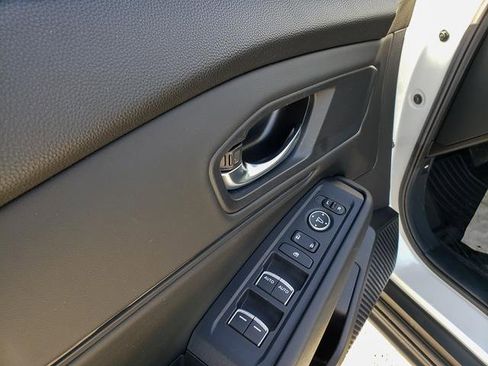 Used 2023 Honda Accord EX image 10