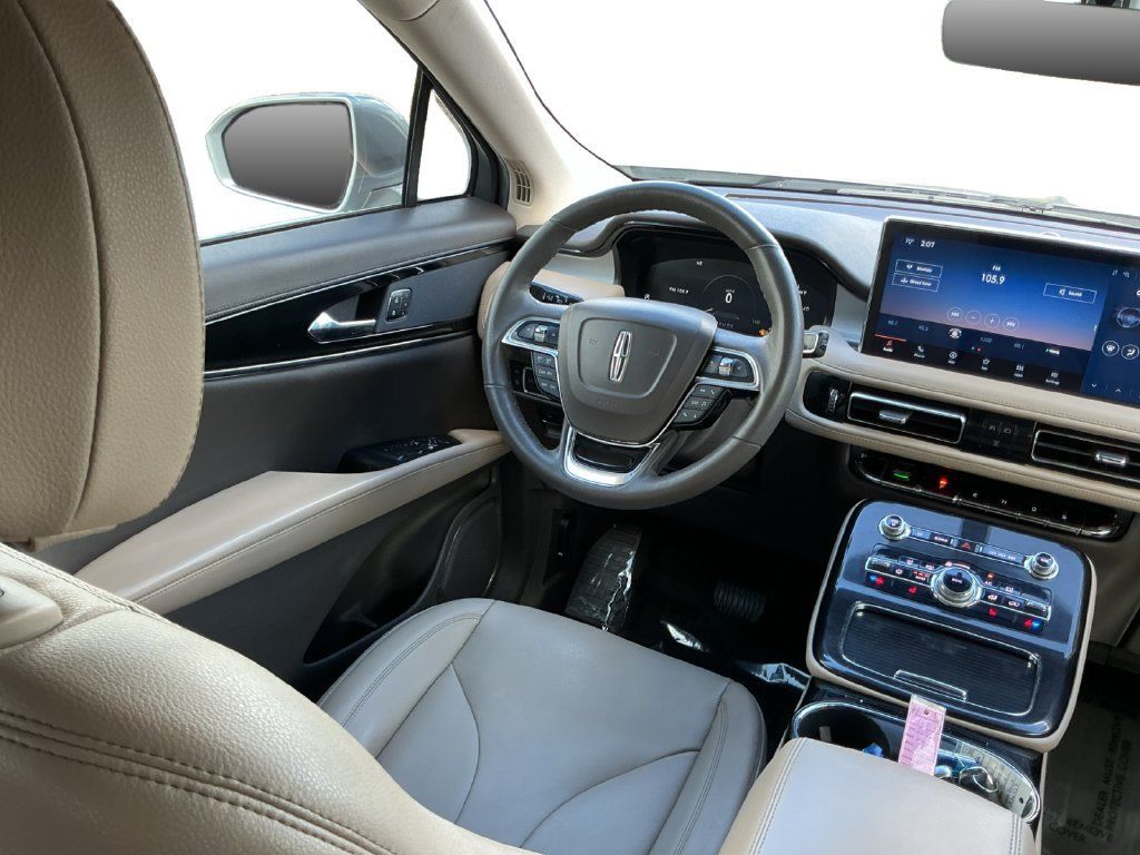 Used 2022 Lincoln Nautilus FWD w/ Premium Package image 30