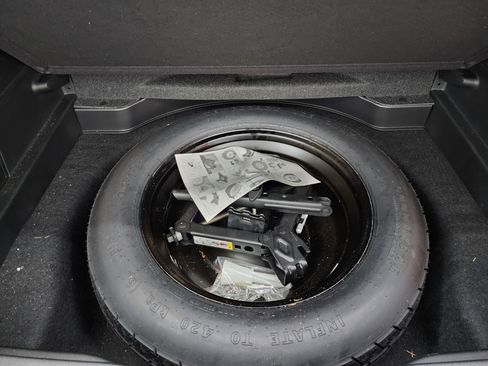 Used 2020 Jeep Cherokee Limited image 28