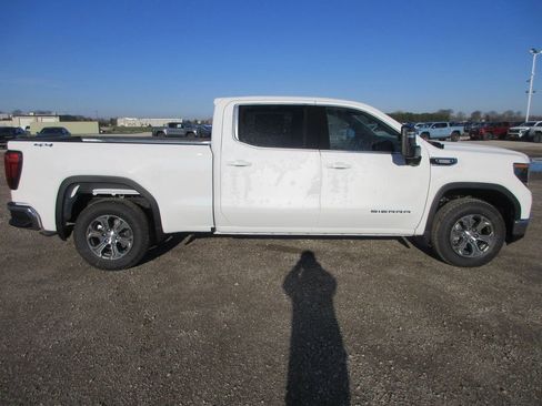 New 2026 GMC Sierra 1500 SLE w/ Max Trailering Package AWD/4WD image 3