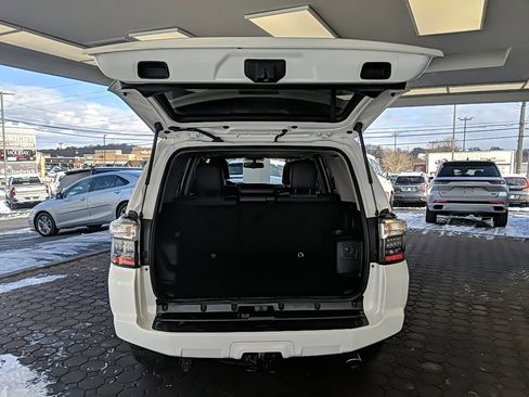 Used 2017 Toyota 4Runner SR5 Premium image 7