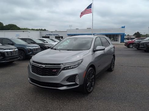 Used 2023 Chevrolet Equinox RS FWD image 1