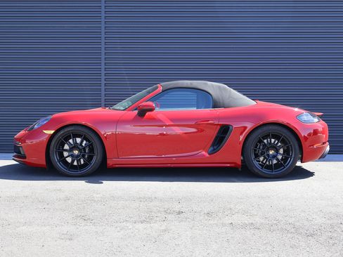 Used 2024 Porsche 718 Boxster GTS RWD image 2