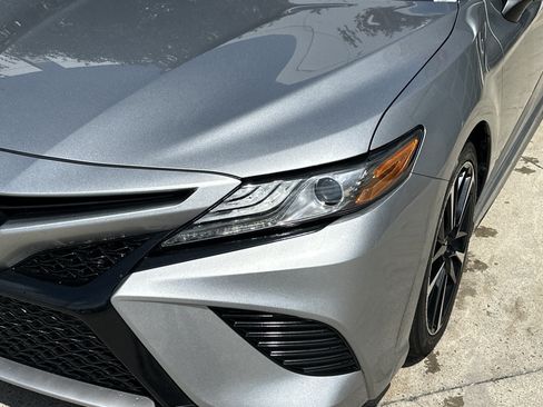 Used 2019 Toyota Camry XSE FWD image 11