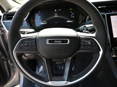 Used 2023 Jeep Grand Cherokee 4WD 4xe image 31