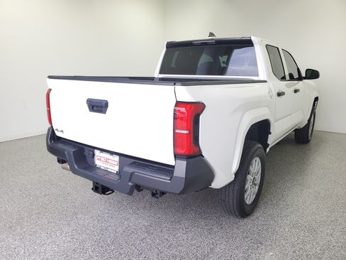 Used 2024 Toyota Tacoma SR AWD/4WD image 5