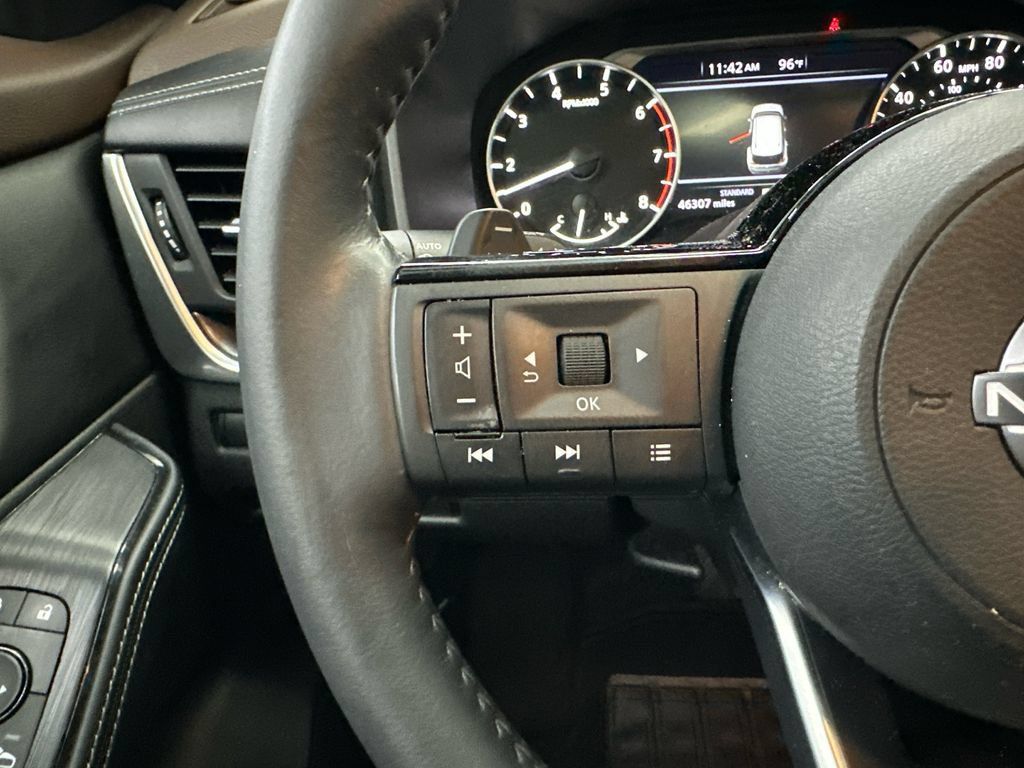 Used 2023 Nissan Rogue SV w/ SV Premium B Package FWD image 27
