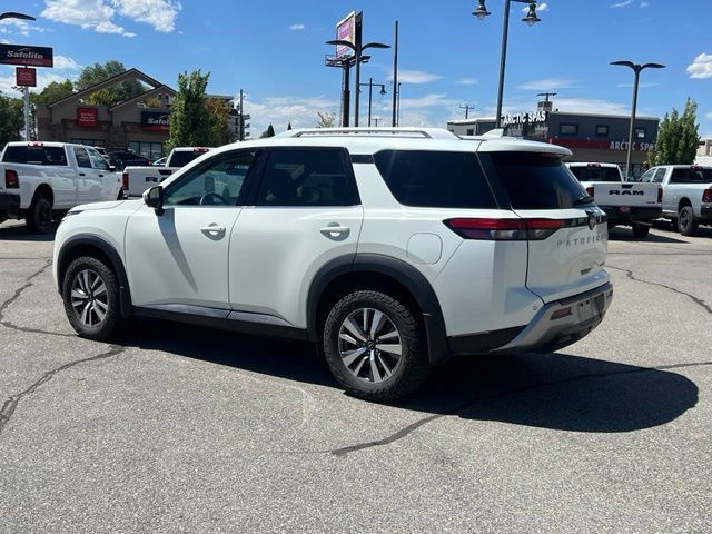 Used 2024 Nissan Pathfinder SL AWD/4WD image 4