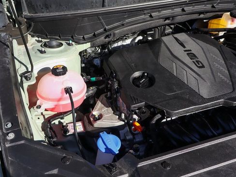 Used 2024 Hyundai Santa Cruz SE image 11