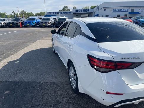 Used 2022 Nissan Sentra S image 3