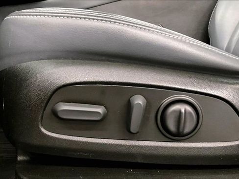 Used 2023 Buick Enclave Essence w/ Experience Buick Package AWD/4WD image 32