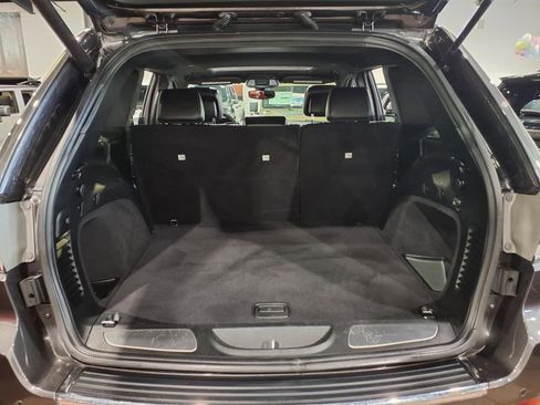 Used 2018 Jeep Grand Cherokee Limited image 25