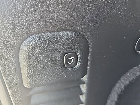 Certified 2021 Jeep Grand Cherokee Laredo X image 23