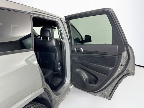Used 2021 Jeep Grand Cherokee Laredo X AWD/4WD image 31