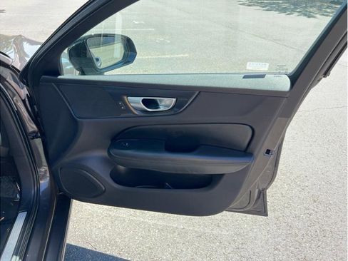 Used 2024 Volvo S60 B5 Core image 24