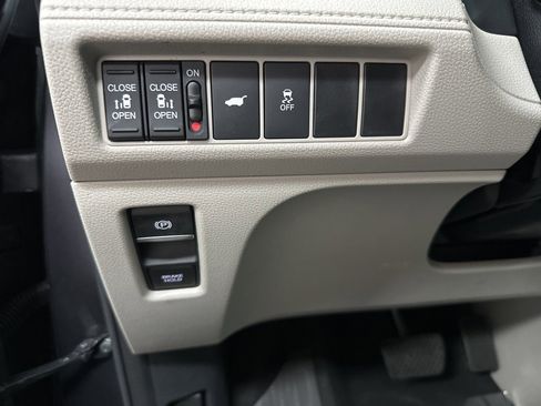 Used 2025 Honda Odyssey EX-L image 35