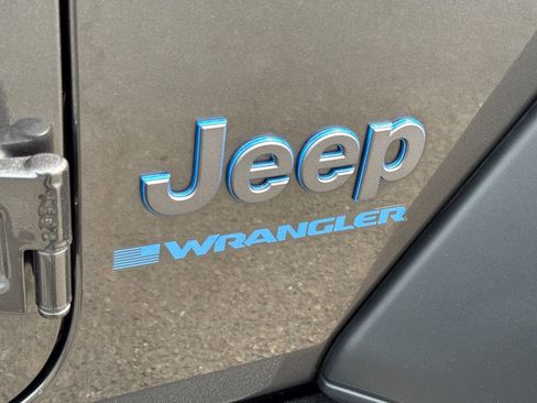 Certified 2023 Jeep Wrangler Unlimited AWD/4WD image 8