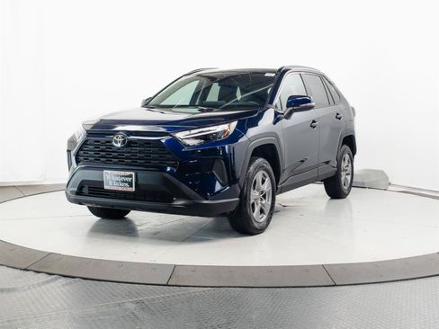 Used 2025 Toyota RAV4 XLE AWD/4WD image 3