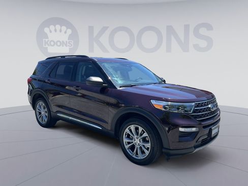 Used 2023 Ford Explorer XLT w/ Equipment Group 202A AWD/4WD image 10