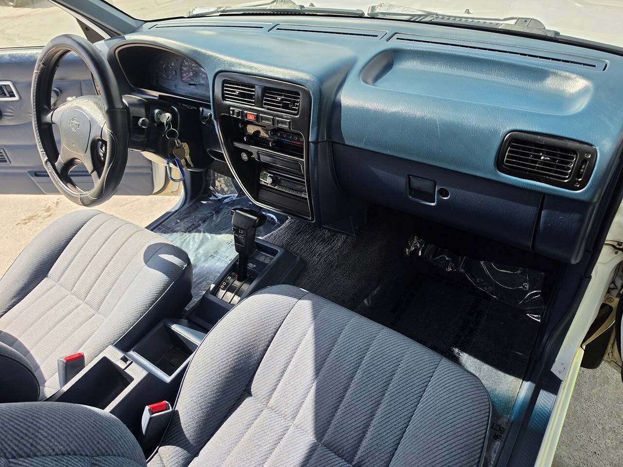 Used 1995 Nissan Pickup XE RWD image 26
