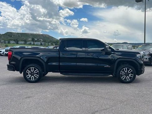 Used 2022 GMC Sierra 1500 AT4 w/ AT4 Preferred Package AWD/4WD image 8