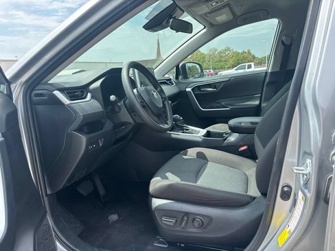 Used 2025 Toyota RAV4 XLE FWD image 7