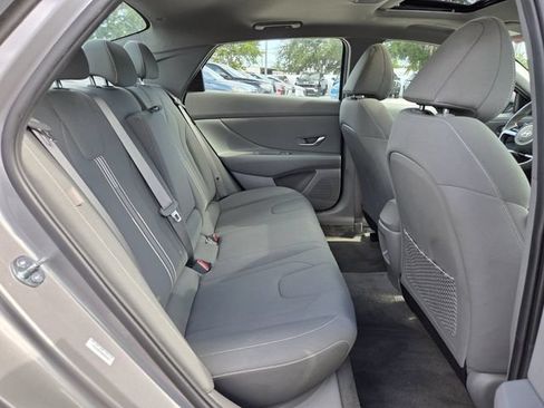 Used 2025 Hyundai Elantra SEL FWD image 17