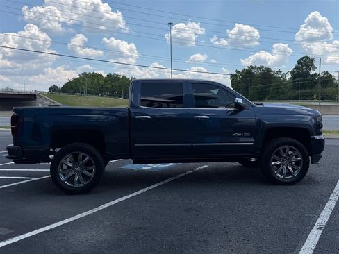 Used 2018 Chevrolet Silverado 1500 LTZ Z71 w/ Centennial Edition AWD/4WD image 6